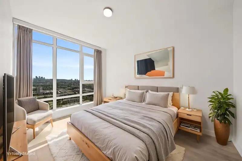 3307 2085 SKYLINE COURT - photo 3 of 36