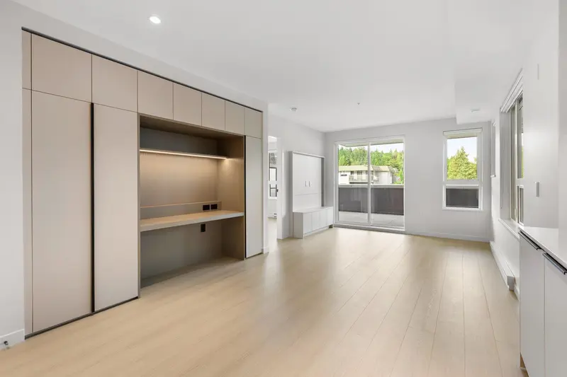 213 2015 ST. JOHNS STREET - photo 3 of 25