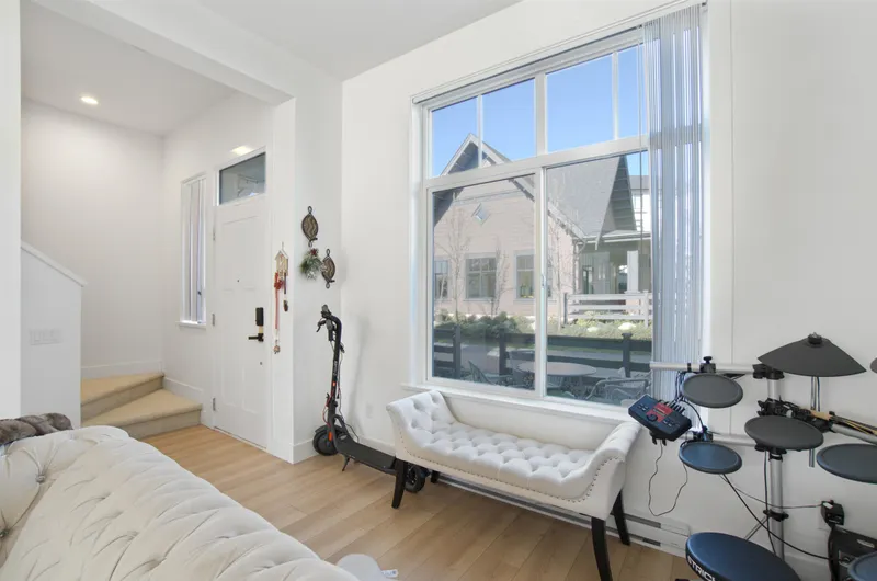 129 1331 OLMSTED STREET - photo 4 of 25