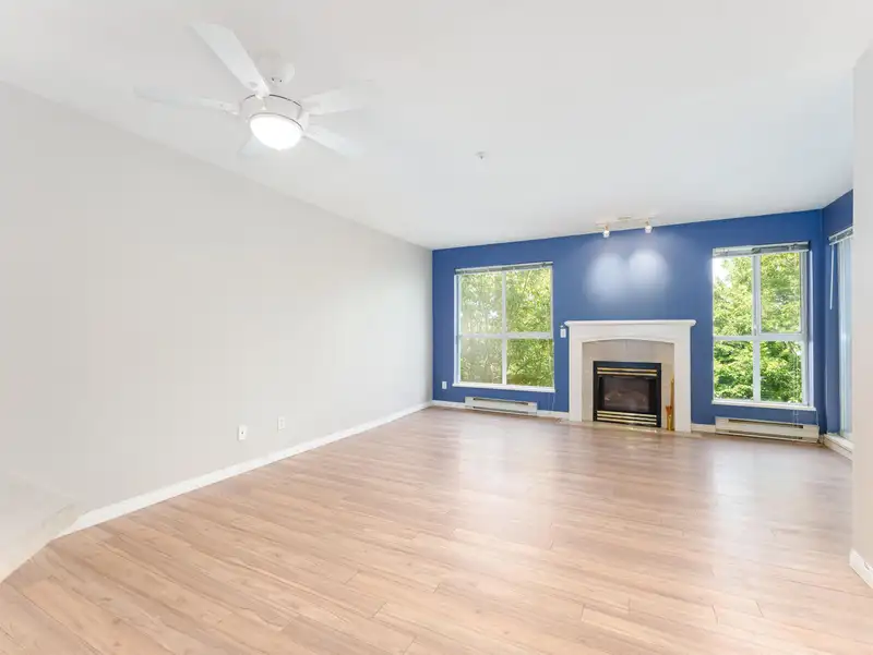 408 13727 74 AVENUE - photo 2 of 28
