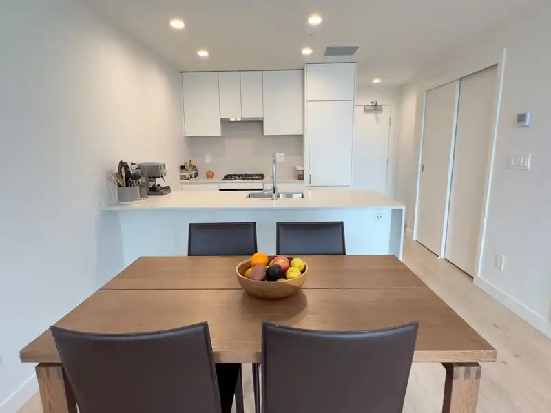 2407 2181 MADISON AVENUE - photo 2 of 13