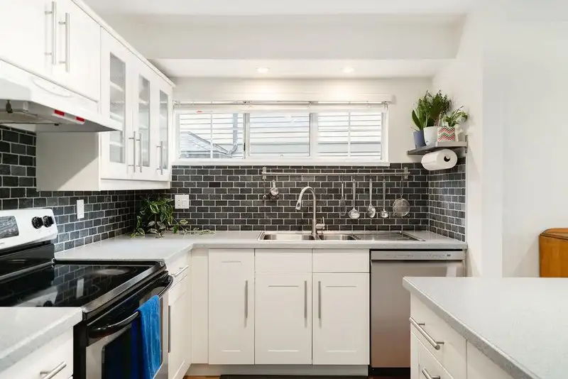22 795 NOONS CREEK DRIVE - photo 2 of 40