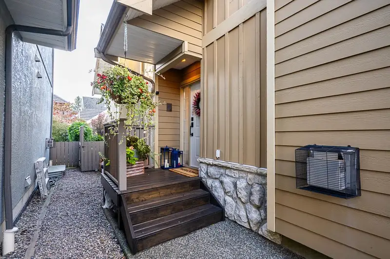 35 3363 ROSEMARY HEIGHTS CRESCENT - photo 3 of 25