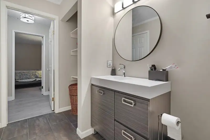 126 5421 10 AVENUE - photo 4 of 14