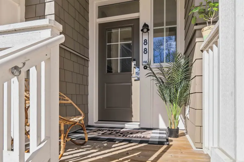 88 5551 ADMIRAL WAY - photo 3 of 25