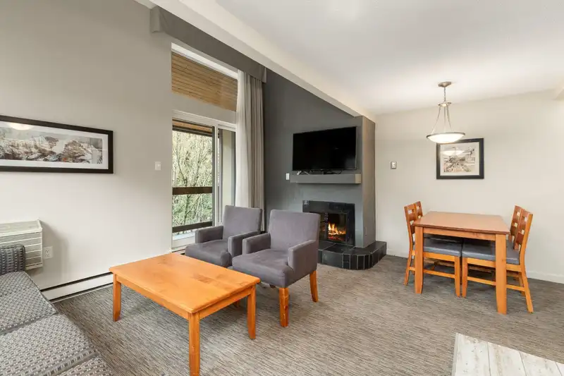 310 4420 SUNDIAL PLACE - photo 3 of 21