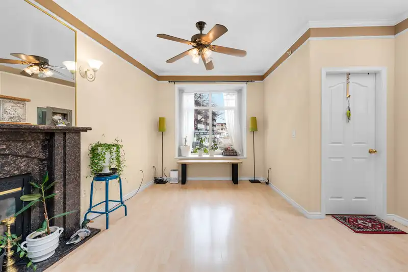 4233 WELWYN STREET - photo 2 of 39
