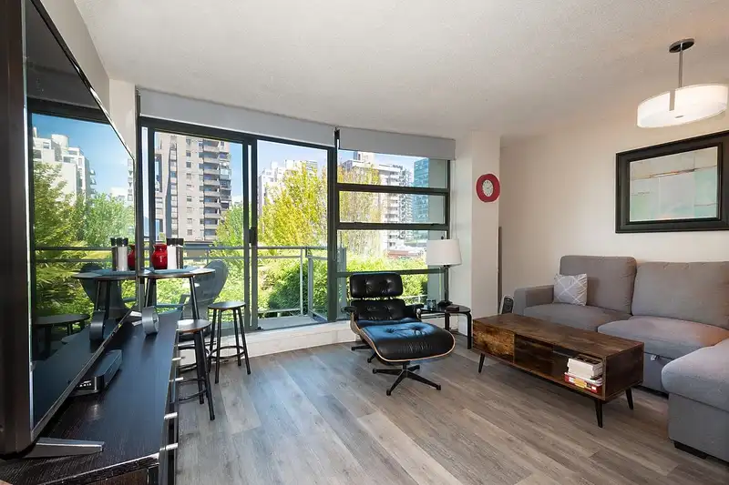305 1688 ROBSON STREET - photo 1 of 29