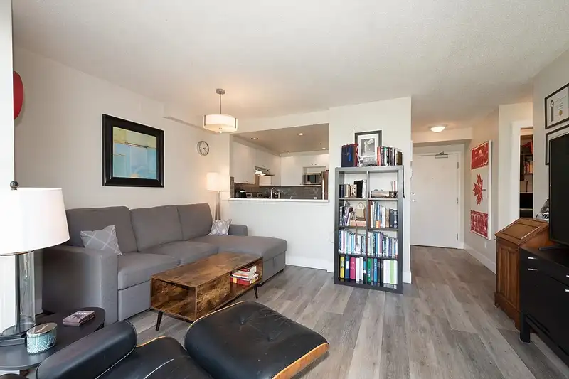 305 1688 ROBSON STREET - photo 2 of 29