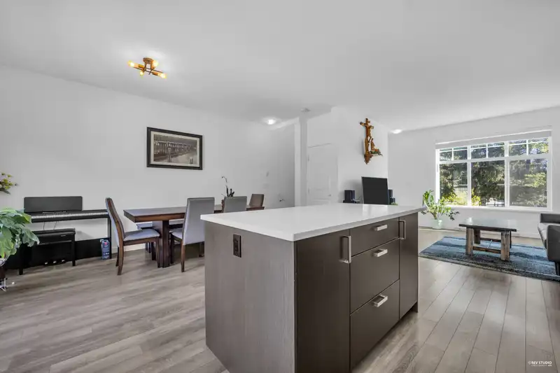 45 15489 99A AVENUE - photo 3 of 40