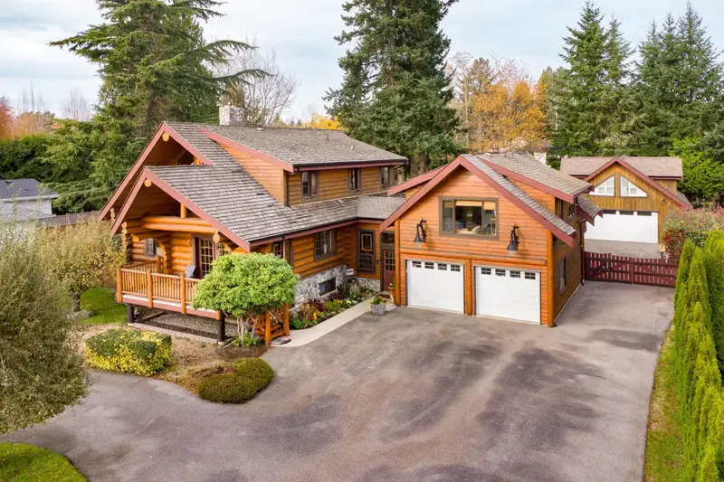 16937 0 AVENUE - photo 1 of 25