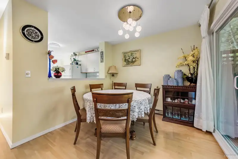 22 2736 ATLIN PLACE - photo 3 of 25