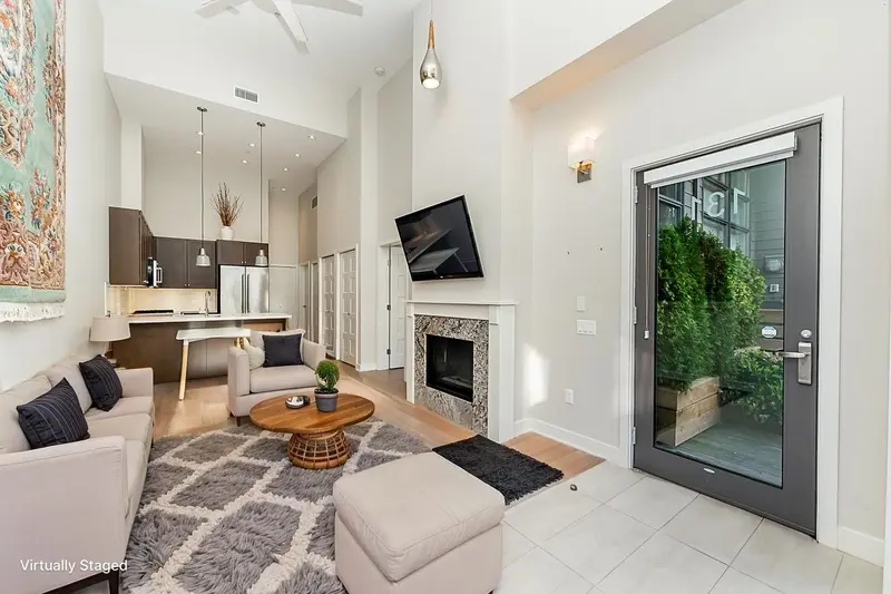 131 6160 LONDON ROAD - photo 1 of 25