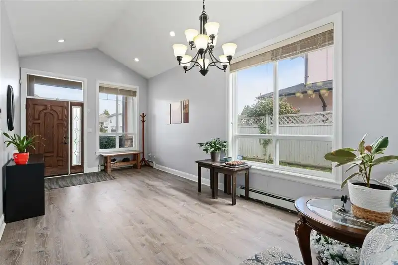 11288 87A AVENUE - photo 3 of 25