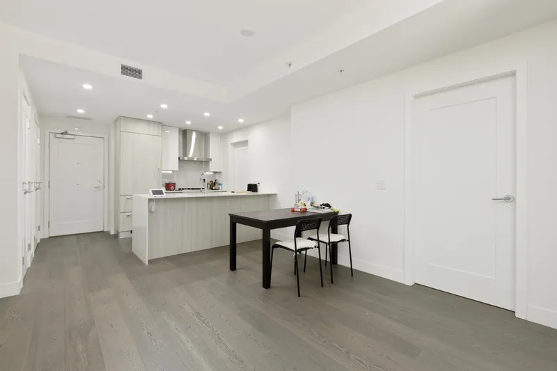 205 488 W 58TH AVENUE - photo 4 of 16