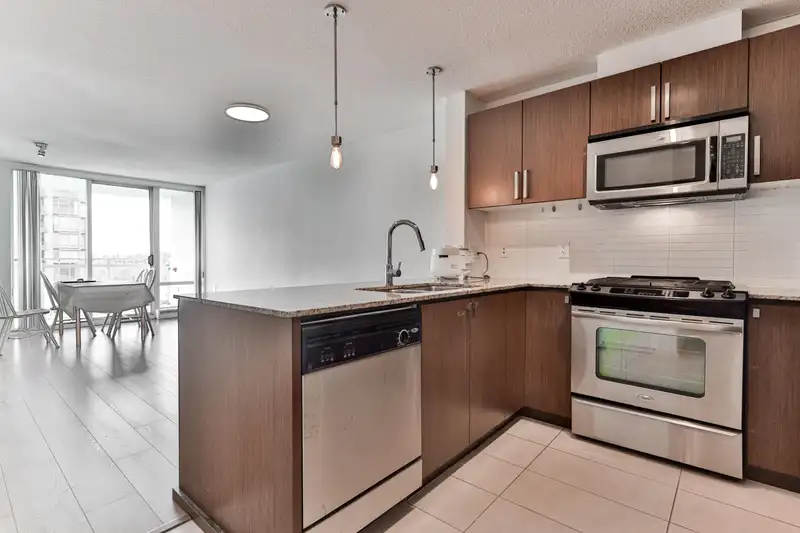 1201 9868 CAMERON STREET - photo 4 of 20