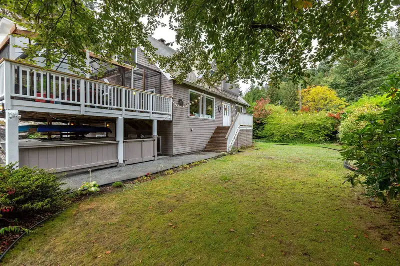 5607 EAGLE HARBOUR ROAD - photo 3 of 40
