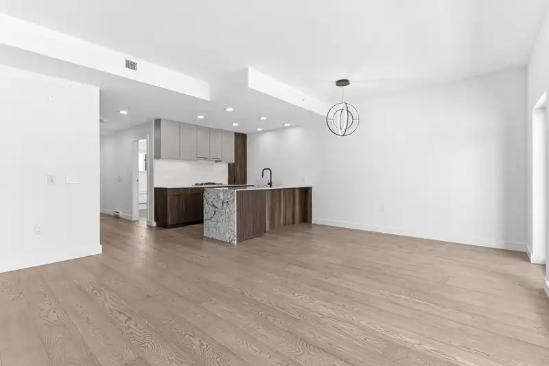 202 3590 W 39TH AVENUE - photo 4 of 24