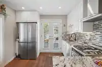 219 E 38TH AVENUE - thumbnail 1