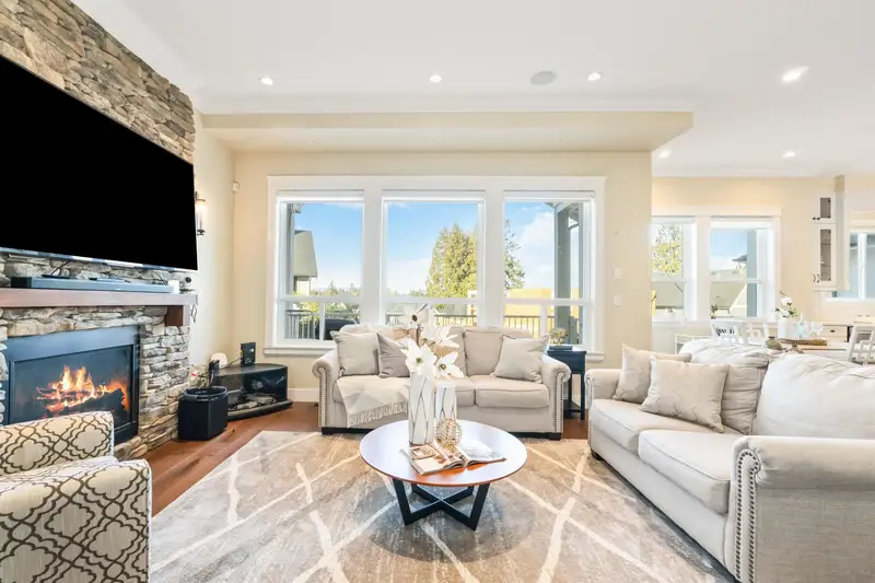 15733 WILLS BROOK WAY - photo 2 of 23