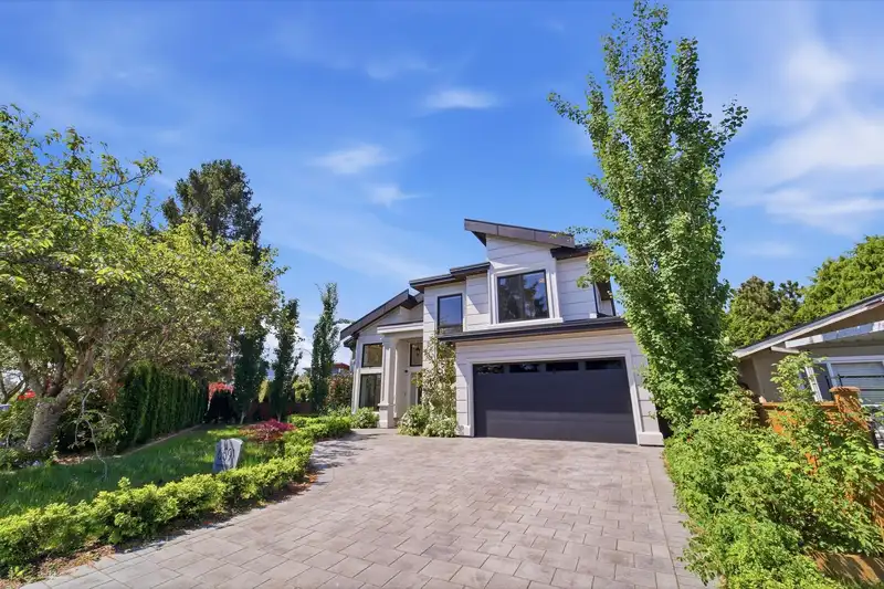 6591 GOLDSMITH DRIVE - photo 2 of 40