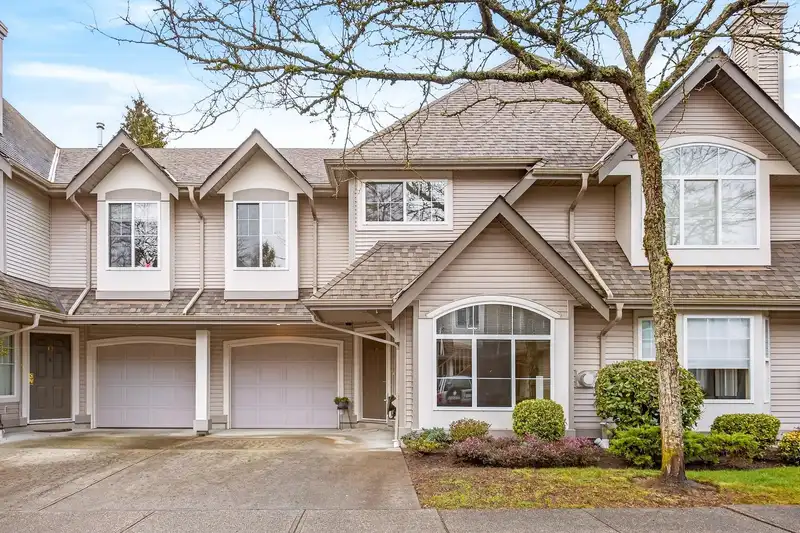 12 23085 118 AVENUE - photo 1 of 38