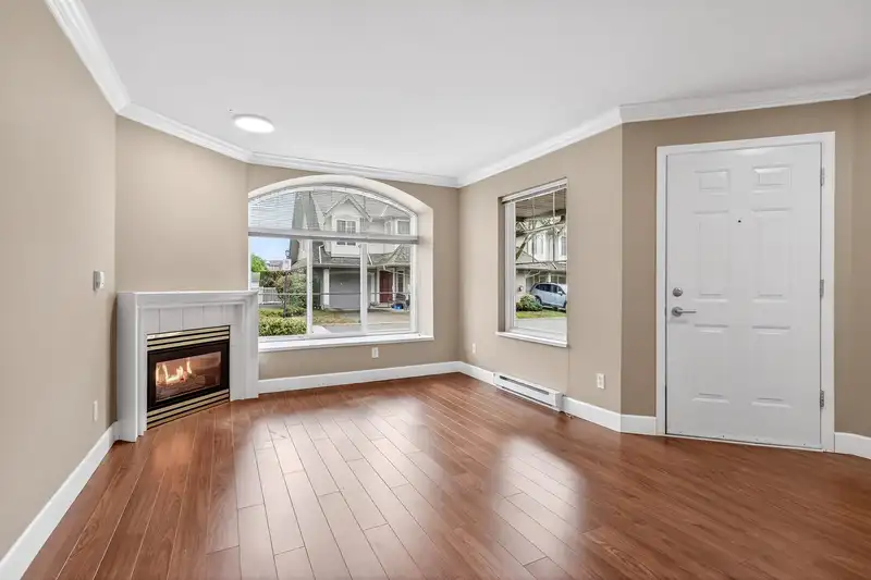 12 23085 118 AVENUE - photo 3 of 38