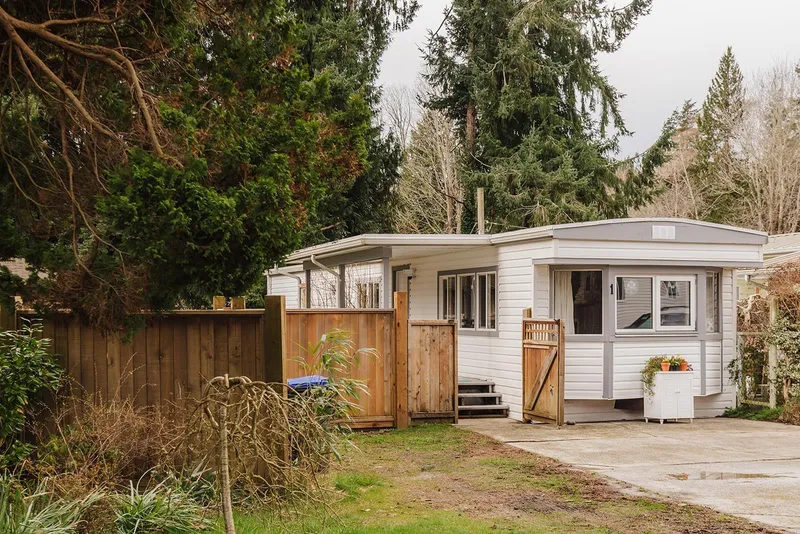 1 4514 SUNSHINE COAST HIGHWAY - photo 3 of 25