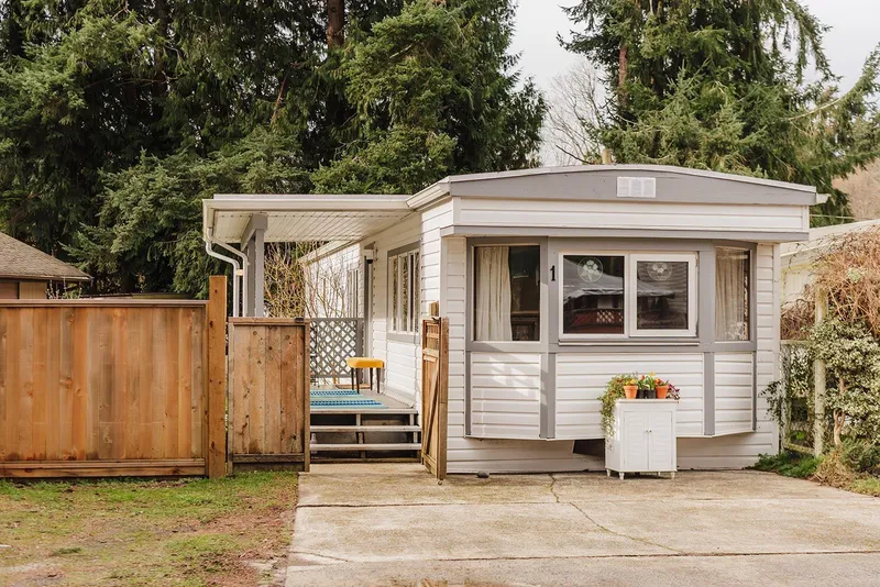 1 4514 SUNSHINE COAST HIGHWAY - photo 4 of 25