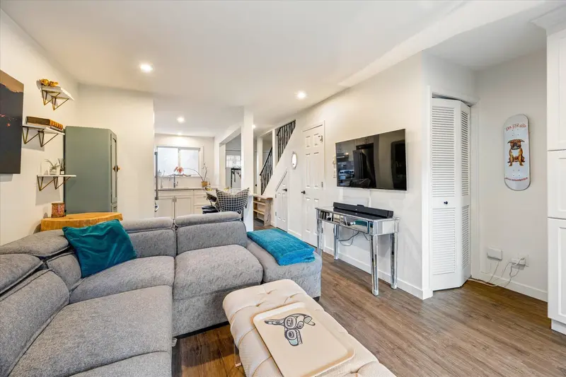 17 1470 LAUREL STREET - photo 2 of 25