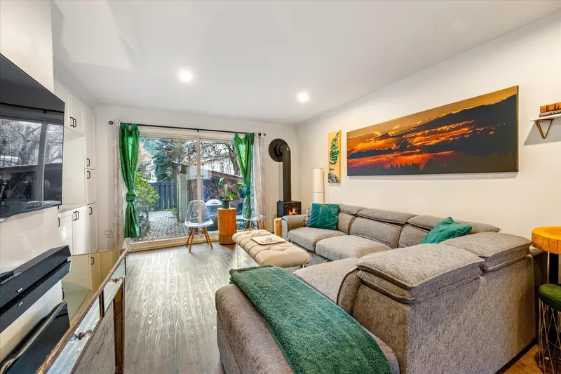 17 1470 LAUREL STREET - photo 3 of 25