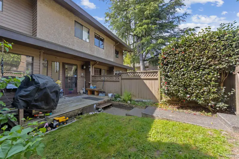 6884 BROMLEY COURT - photo 1 of 20