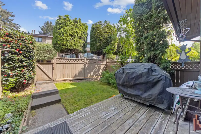 6884 BROMLEY COURT - photo 3 of 20