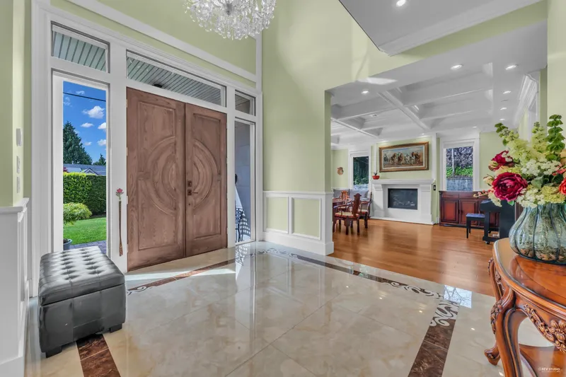 1835 MATHERS AVENUE - photo 2 of 25