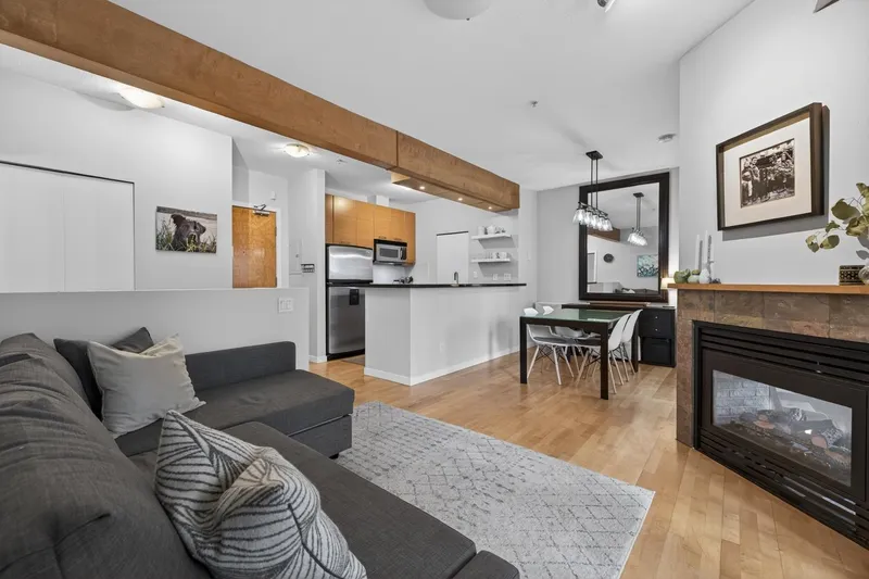 222 560 RAVEN WOODS DRIVE - photo 1 of 25