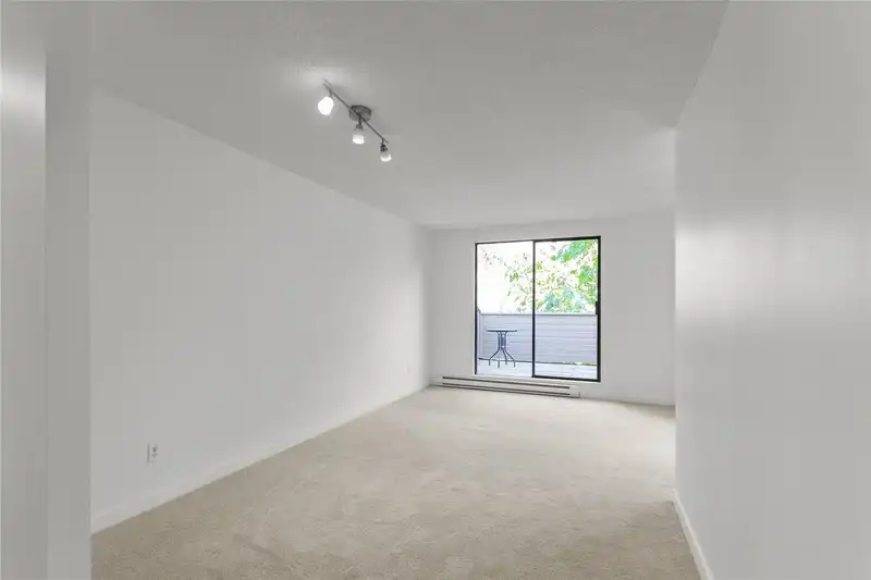 203 9147 SATURNA DRIVE - photo 3 of 22