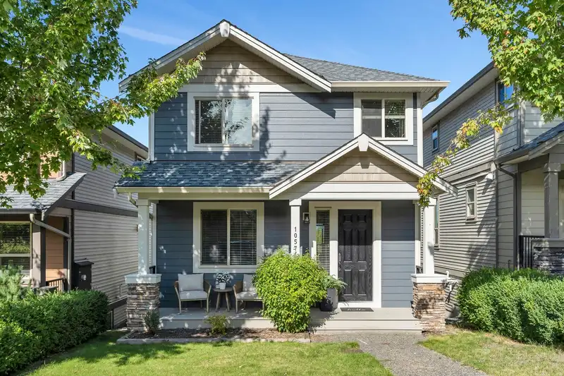10571 ROBERTSON STREET - photo 1 of 40