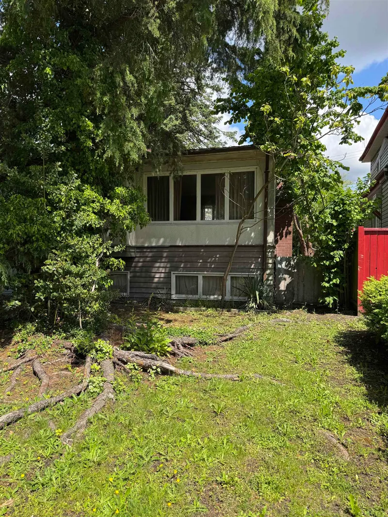 2511 UPLAND DRIVE - photo 2 of 25