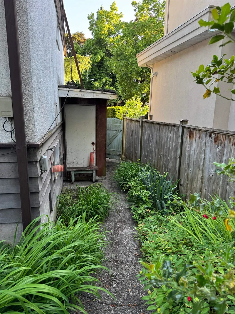 2511 UPLAND DRIVE - photo 4 of 25