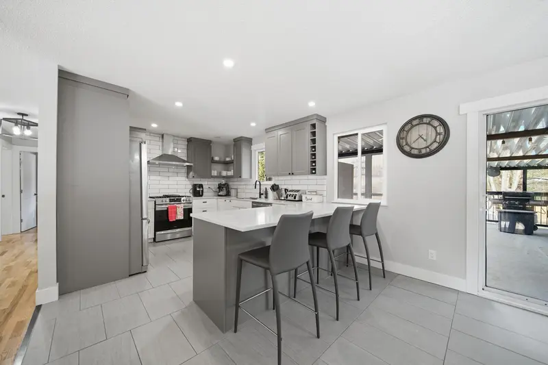 21139 COOK AVENUE - photo 4 of 25