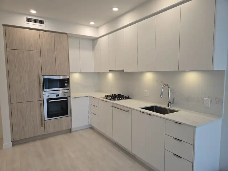 2801 537 COTTONWOOD AVENUE - photo 1 of 10