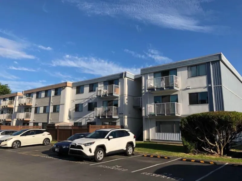 204 7260 LINDSAY ROAD - photo 2 of 11