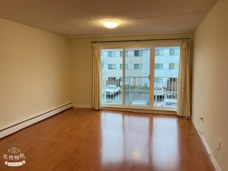 204 7260 LINDSAY ROAD - photo 3 of 11