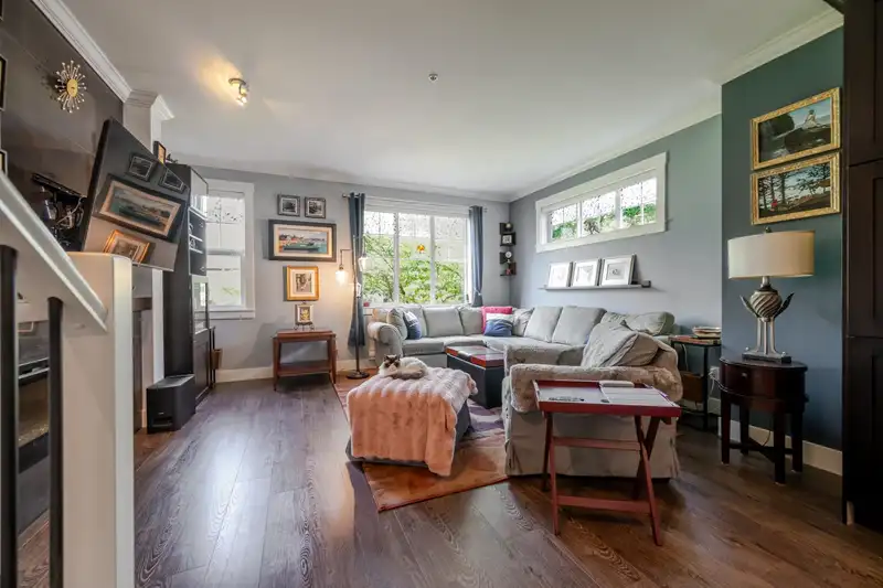 39 10151 240TH STREET - photo 4 of 36
