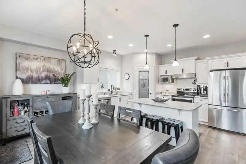 118 21868 LOUGHEED HIGHWAY - photo 4 of 39
