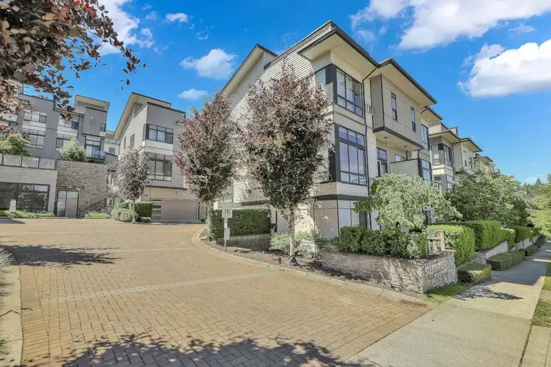 56 14058 61 AVENUE - photo 1 of 32