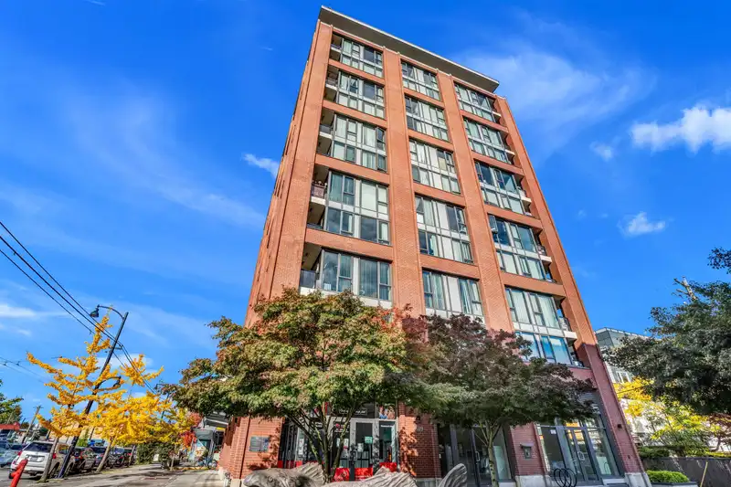 316 2689 KINGSWAY - photo 1 of 30