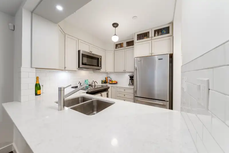 103 2130 W 12TH AVENUE - photo 2 of 33