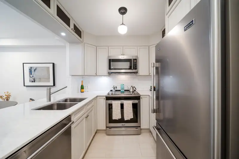 103 2130 W 12TH AVENUE - photo 3 of 33