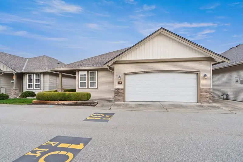 13 45819 STEVENSON ROAD - photo 2 of 40